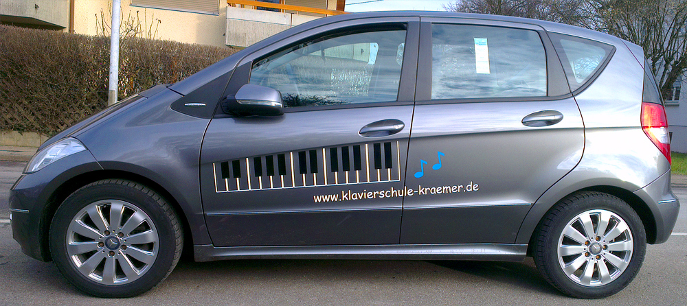 Neue Fahrzeugbeschriftung für die Klavierschule aus Filderstadt