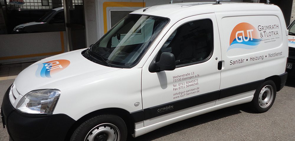 Fahrzeugfolierung im Folienplott für GuT Sanitär aus Esslingen